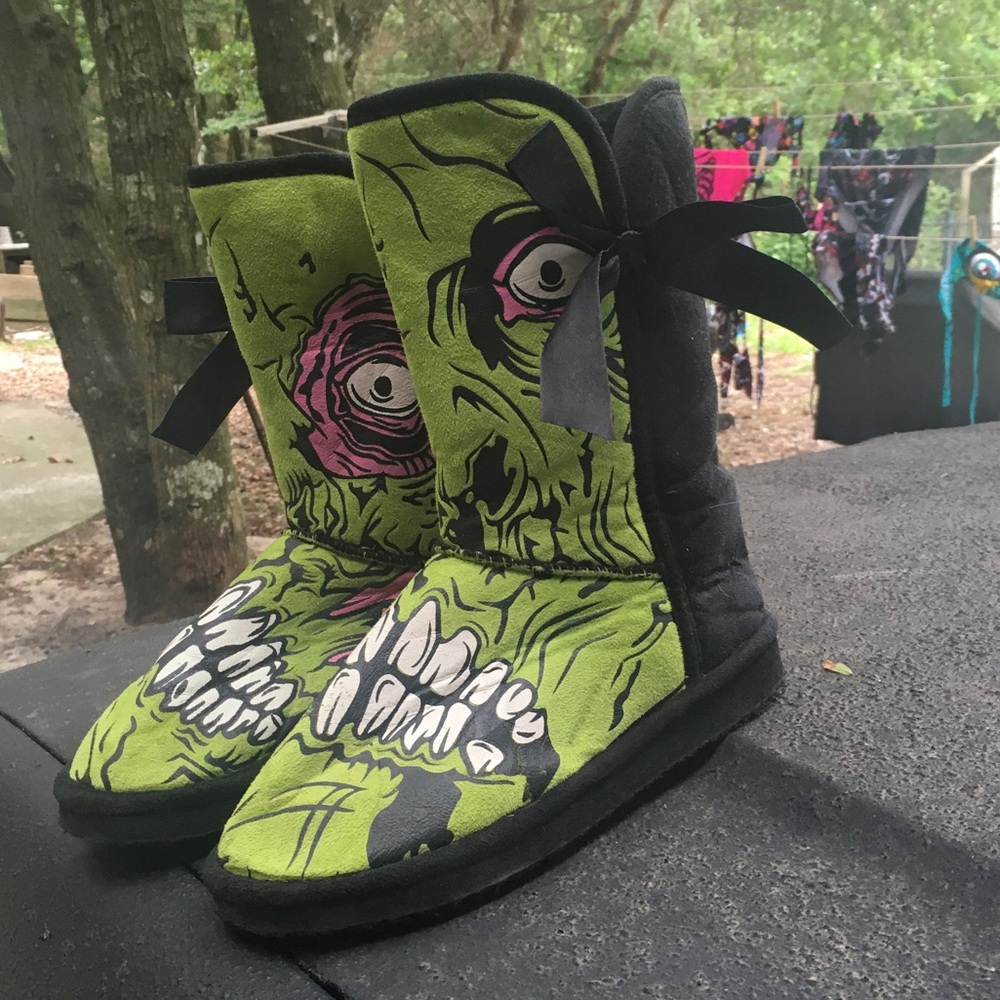 Iron Fist Green Zombie Graphic Ankle Boots with Black Bows - Picture 2 of 8